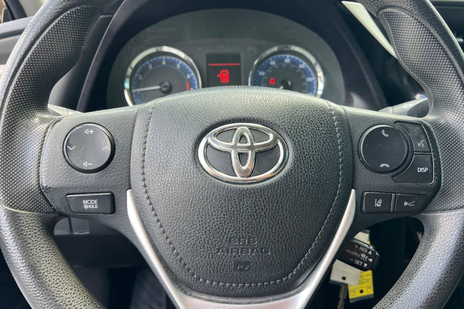 Used 2017 Toyota Corolla LE w/ Carpet Mat Package (TMS) FWD image 23