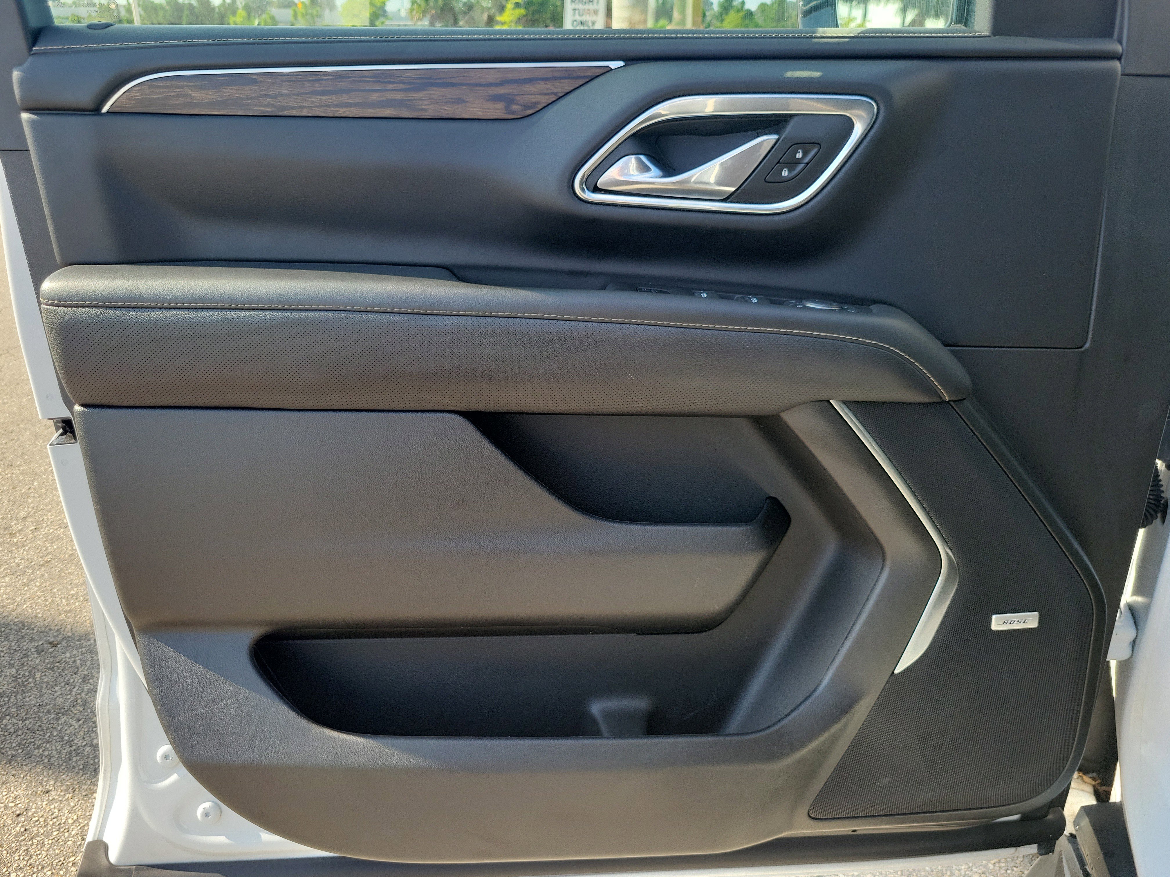 Used 2023 Chevrolet Suburban Premier image 24