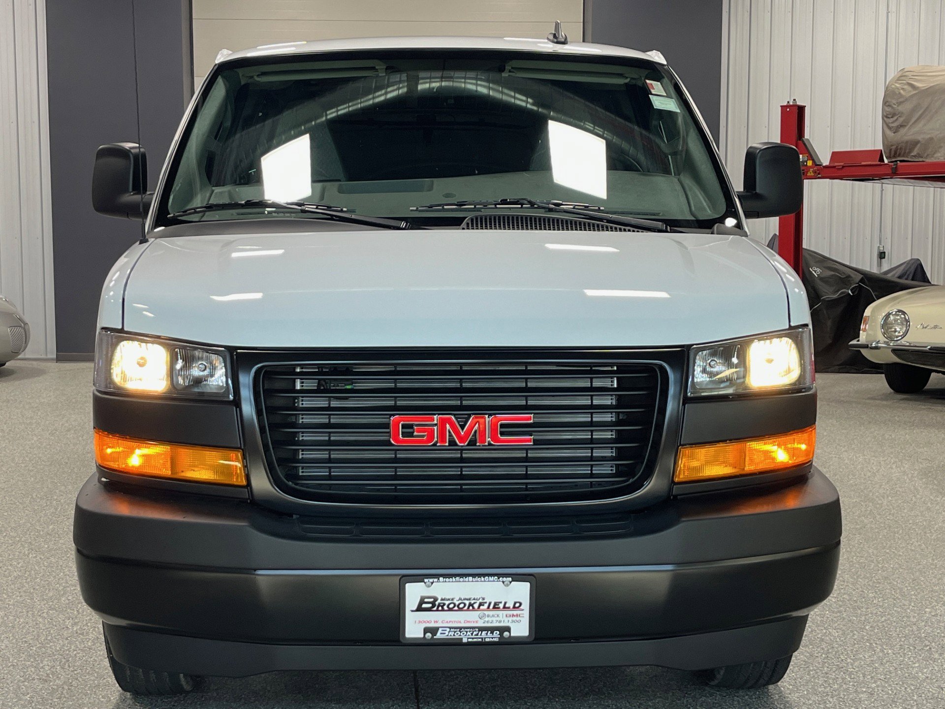 New 2025 GMC Savana 3500 w/ Driver Convenience Package image 9