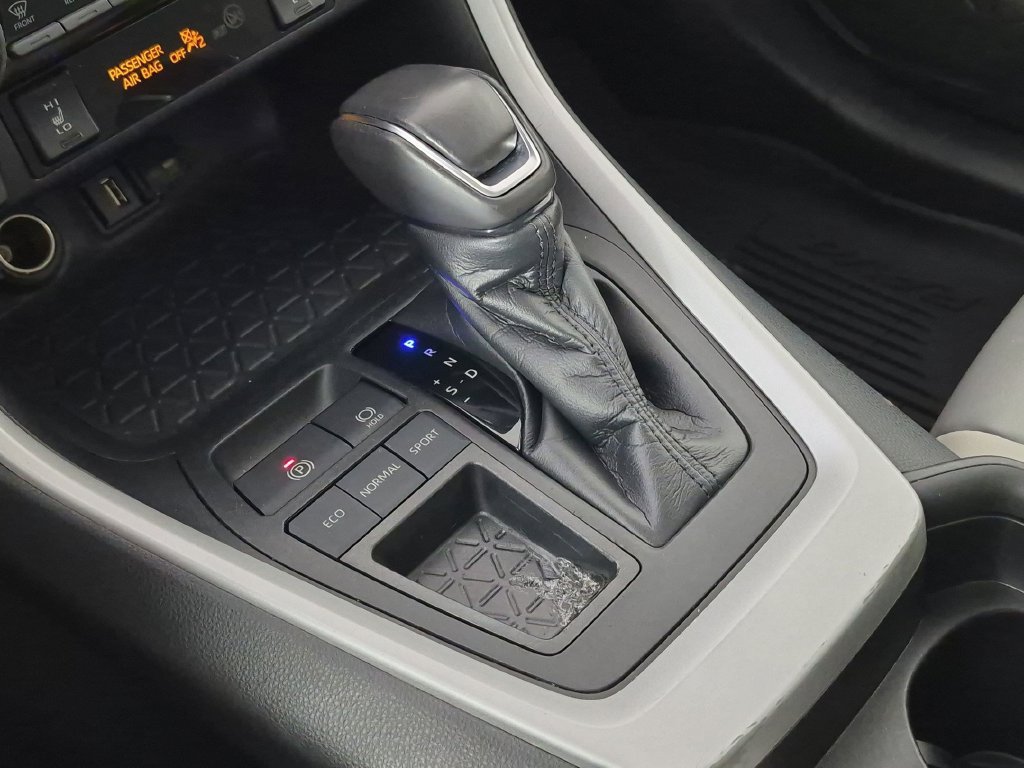 Used 2021 Toyota RAV4 XLE Premium FWD image 26