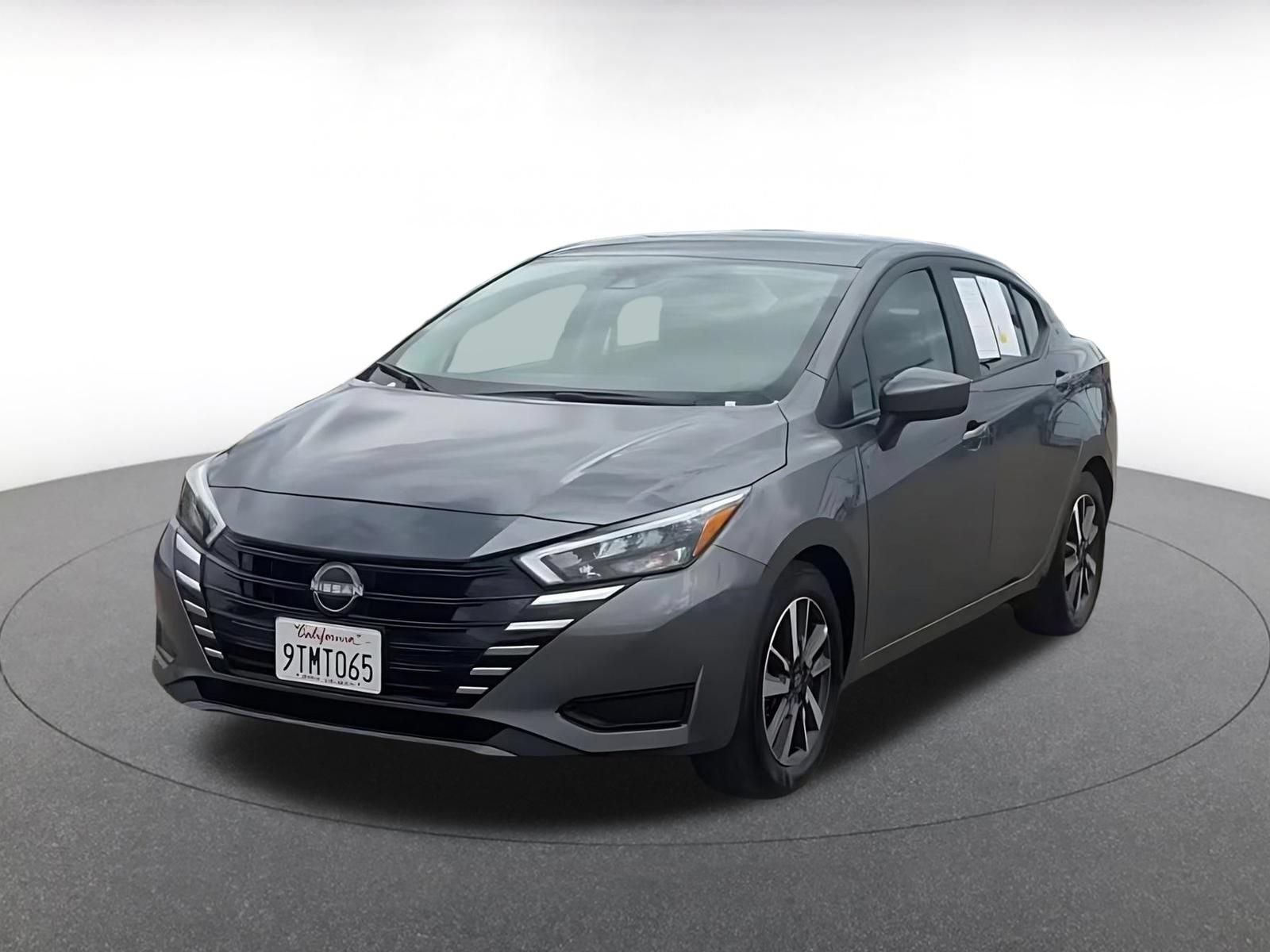 Used 2025 Nissan Versa SV FWD image 7
