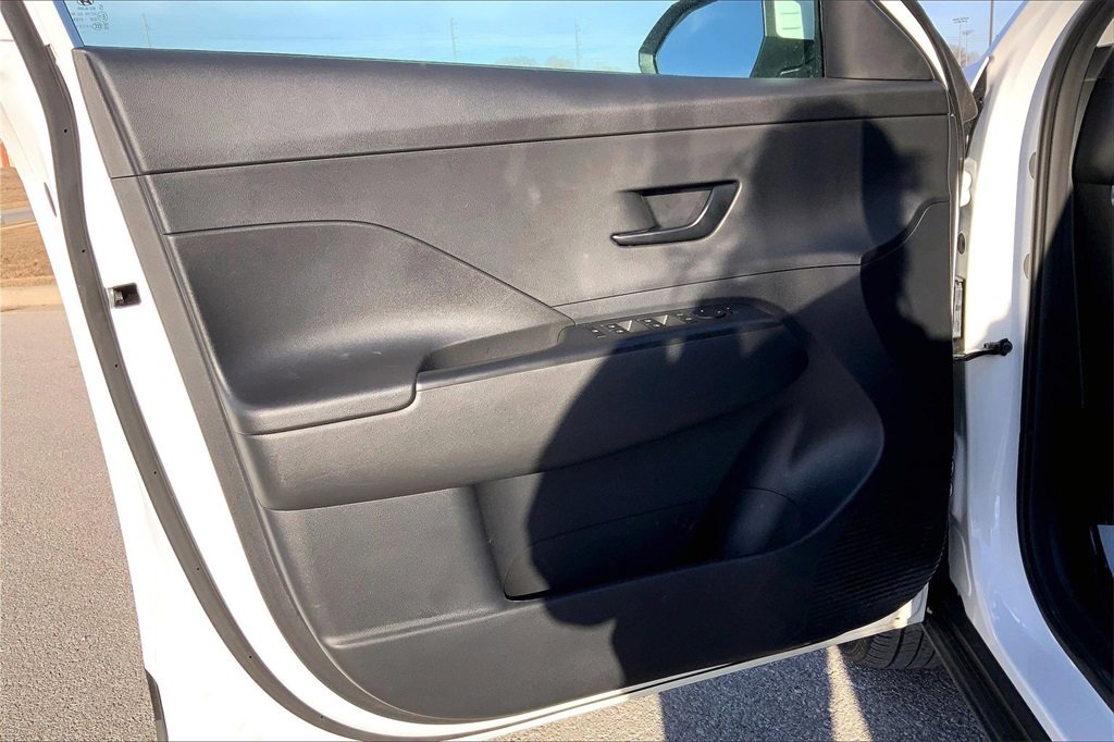 Used 2025 Hyundai Kona SEL image 19