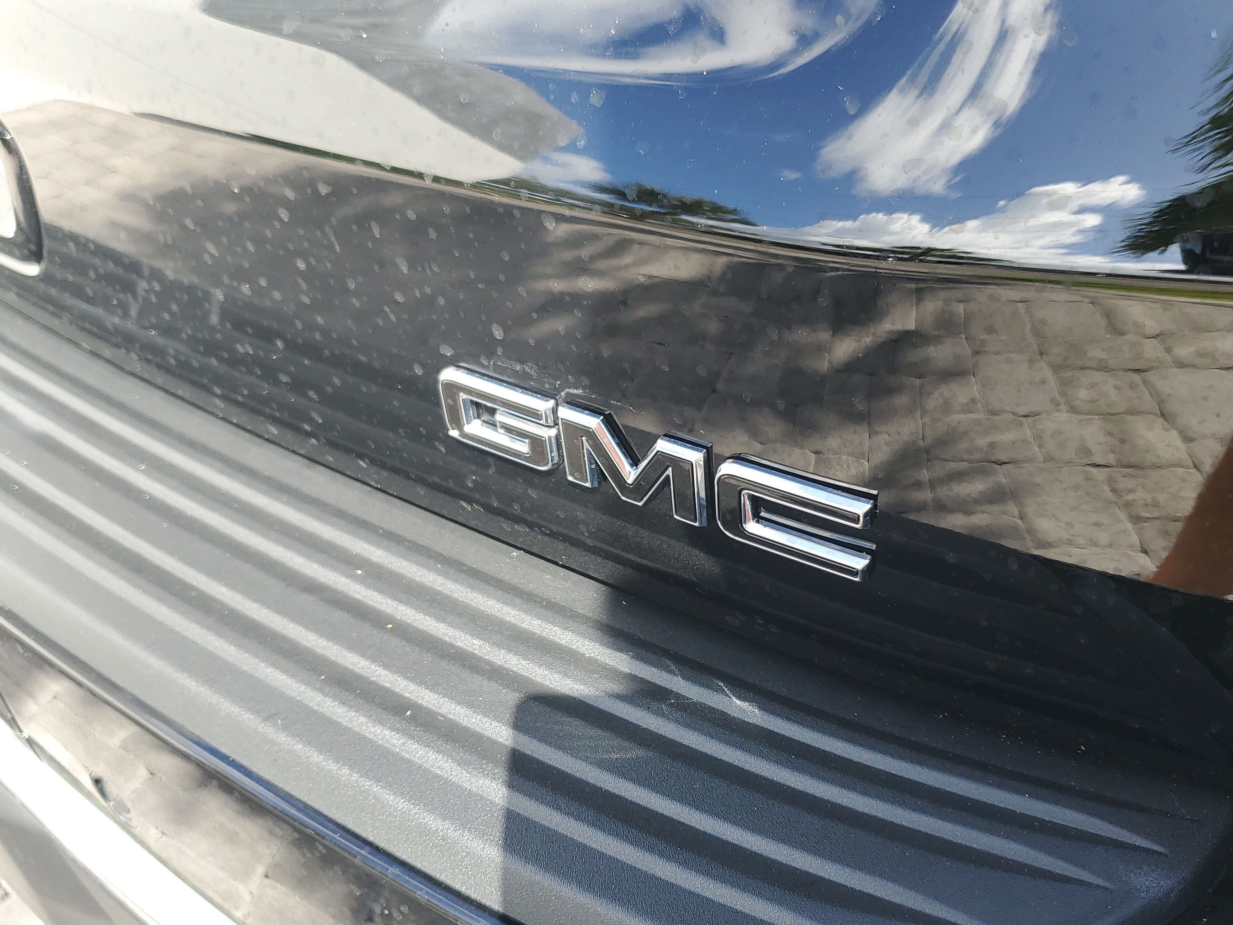 Used 2026 GMC Yukon Denali w/ Sun & Power Step Package RWD image 8