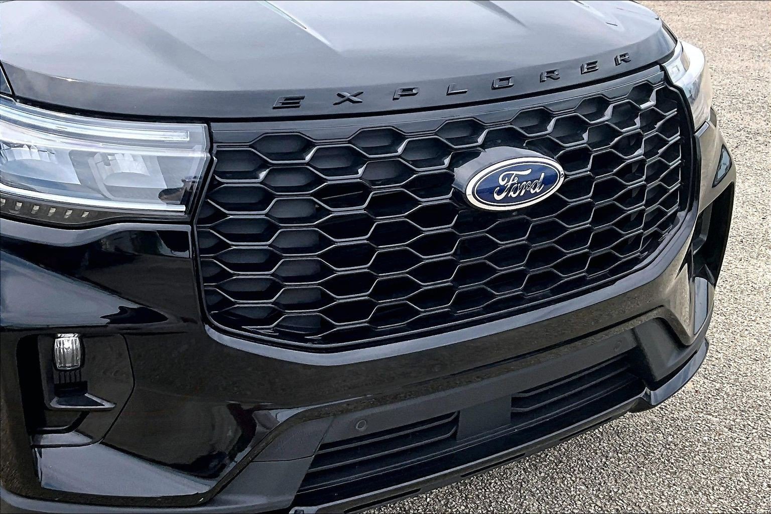 Used 2025 Ford Explorer ST-Line AWD/4WD image 31