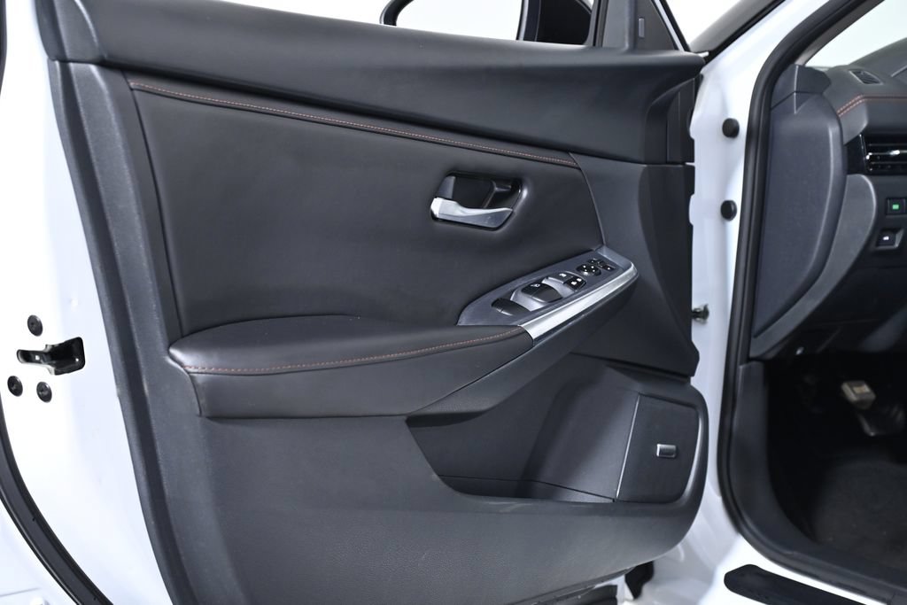 Certified 2023 Nissan Sentra SR w/ SR Premium Package FWD image 32