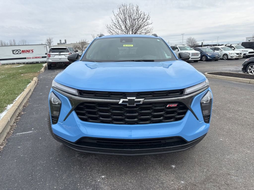 Used 2024 Chevrolet Trax RS w/ Sunroof Package image 2