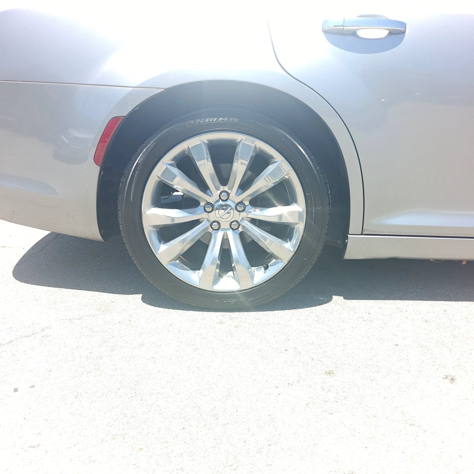 Used 2018 Chrysler 300 Limited RWD image 28