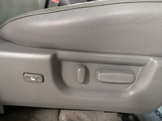 Used 2011 Toyota Sequoia Limited AWD/4WD image 34