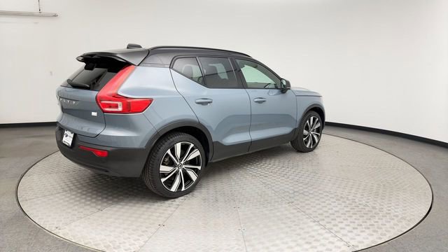 Used 2021 Volvo XC40 P8 Recharge w/ Advanced Package image 2