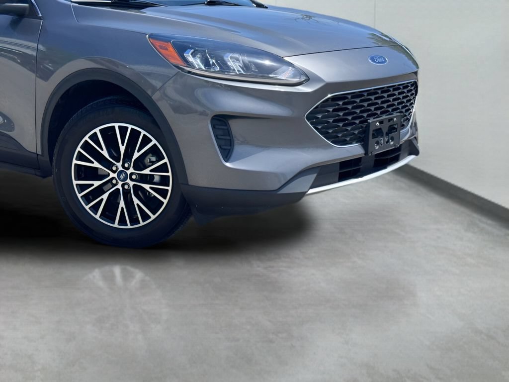 Used 2022 Ford Escape SE FWD image 2