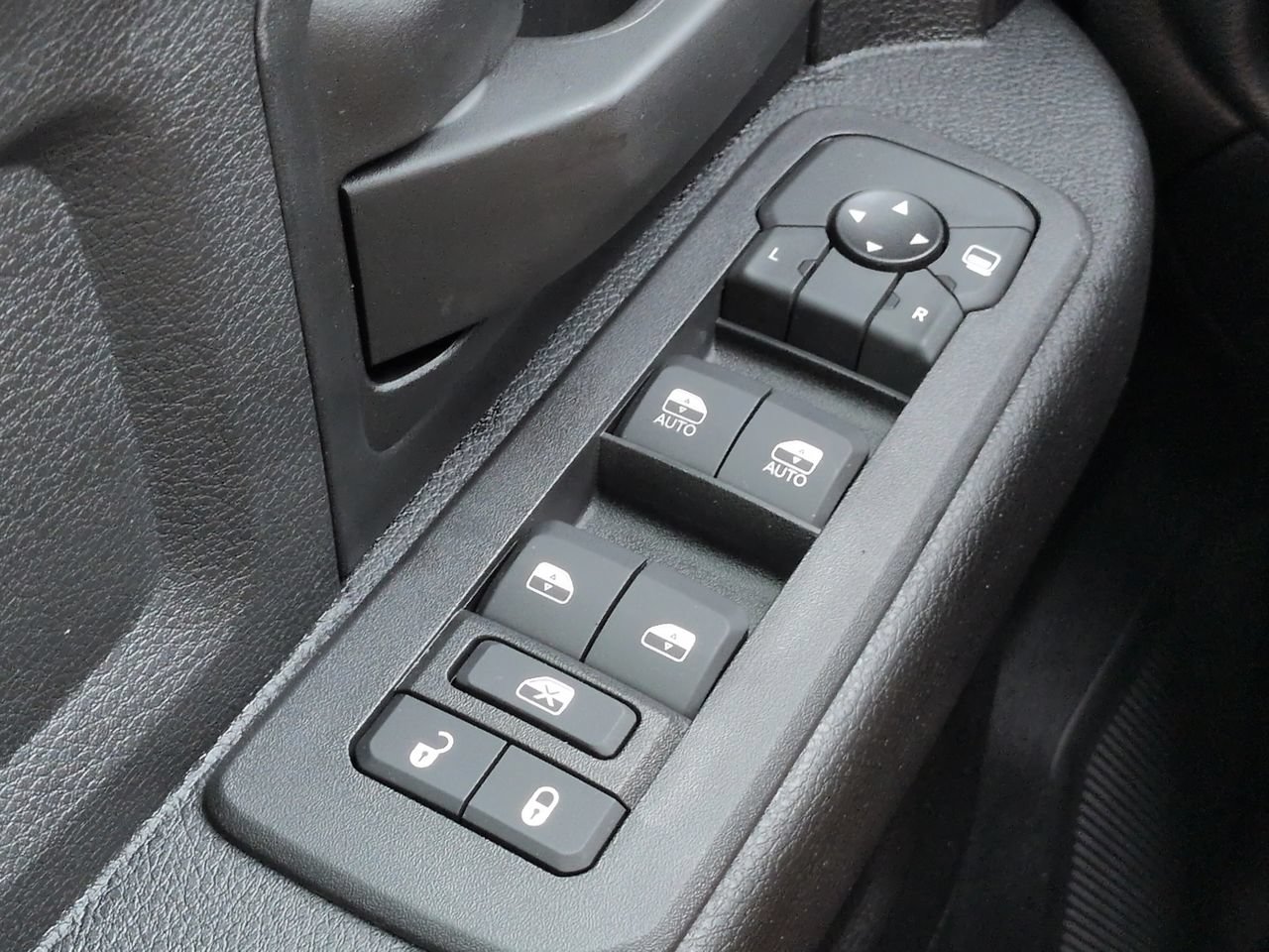 New 2026 RAM 5500 Tradesman w/ Chrome Appearance Group AWD/4WD image 19