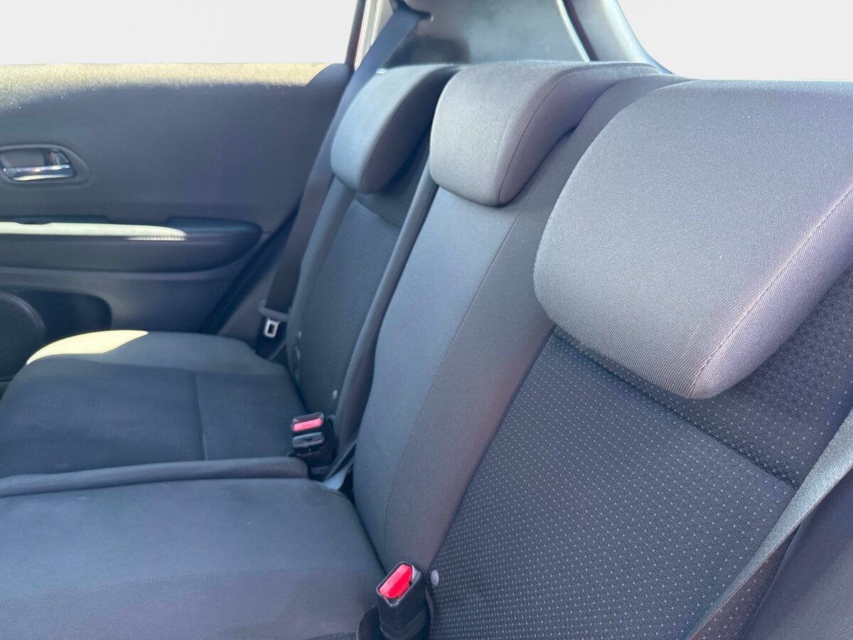 Used 2020 Honda HR-V Sport image 12