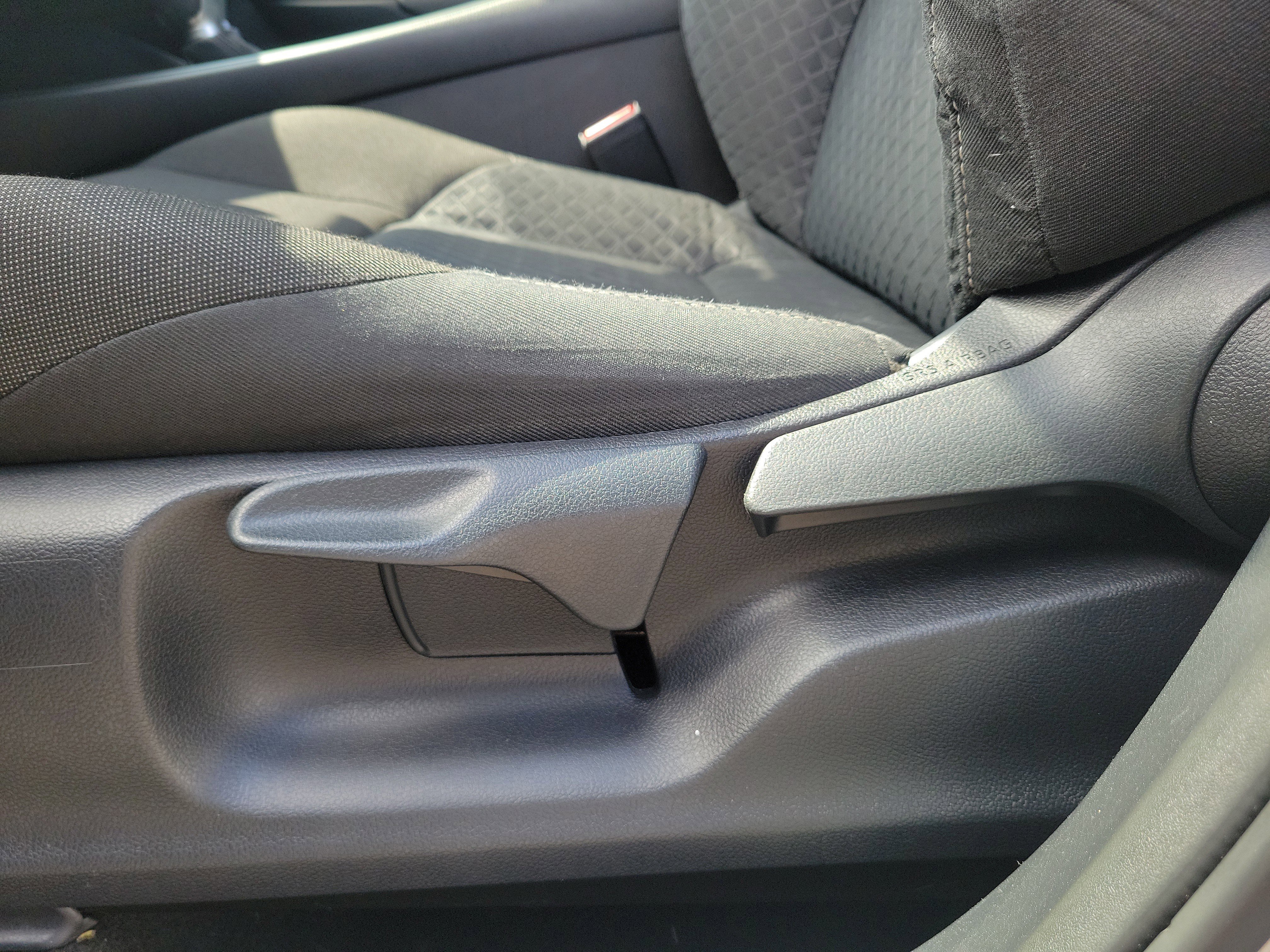 Used 2020 Toyota C-HR LE image 17