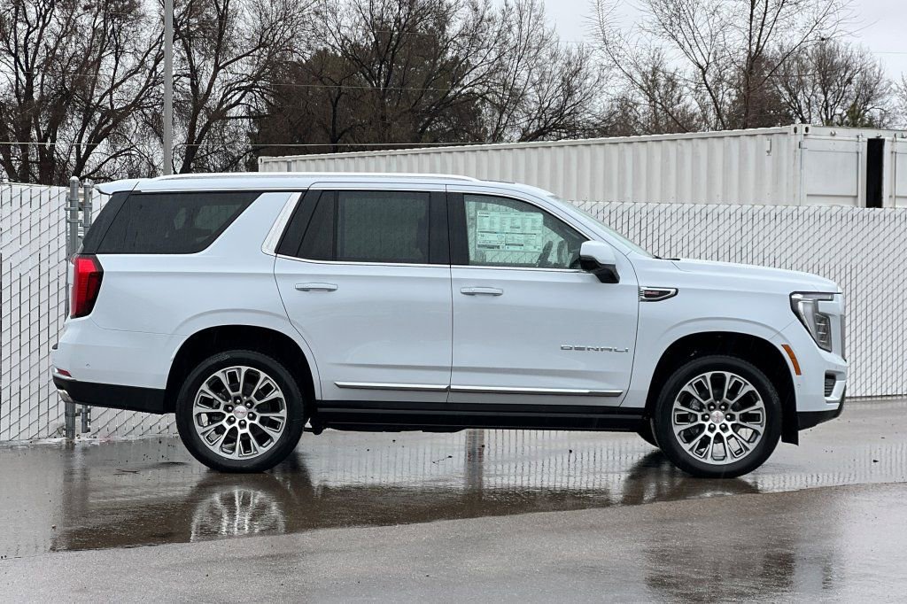New 2026 GMC Yukon Denali w/ Denali Reserve Package image 3