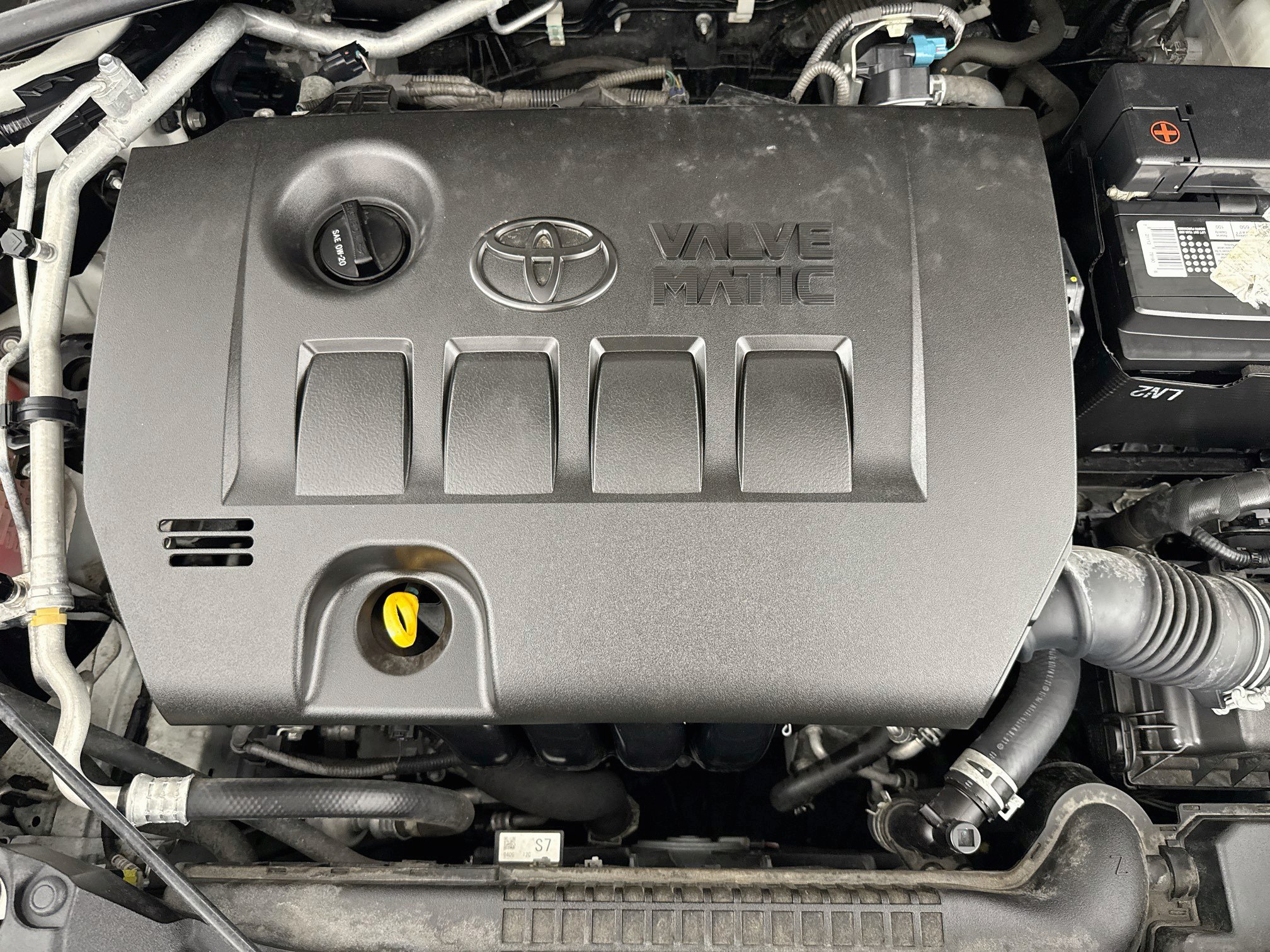 Used 2020 Toyota C-HR LE FWD image 36