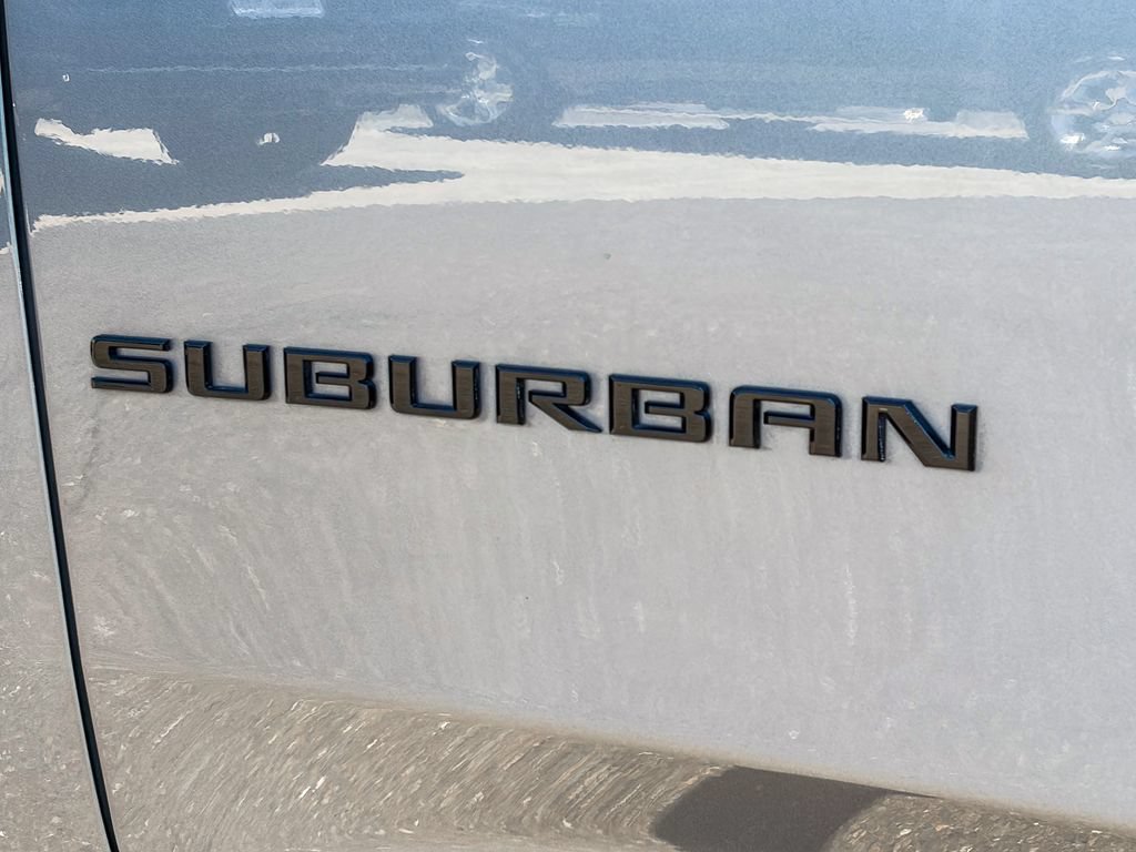 Used 2021 Chevrolet Suburban RST w/ Luxury Package AWD/4WD image 11