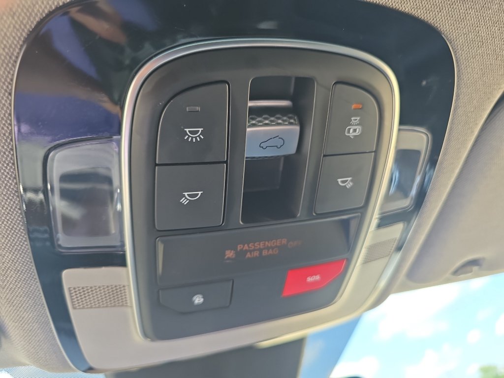 Used 2023 Hyundai Santa Fe Limited AWD/4WD image 30