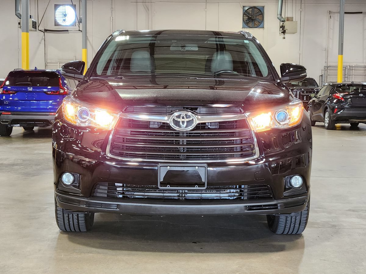Used 2016 Toyota Highlander XLE FWD image 2
