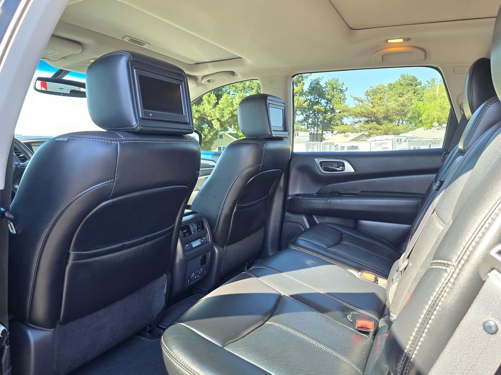Used 2016 Nissan Pathfinder Platinum AWD/4WD image 13