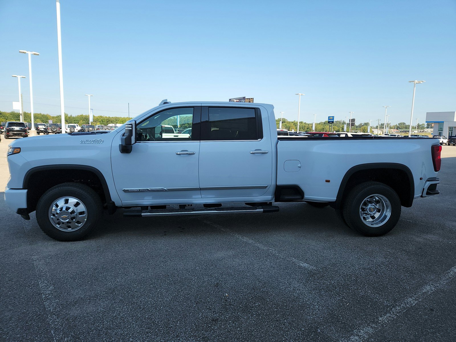New 2026 Chevrolet Silverado 3500 High Country w/ High Country Premium Package AWD/4WD image 24
