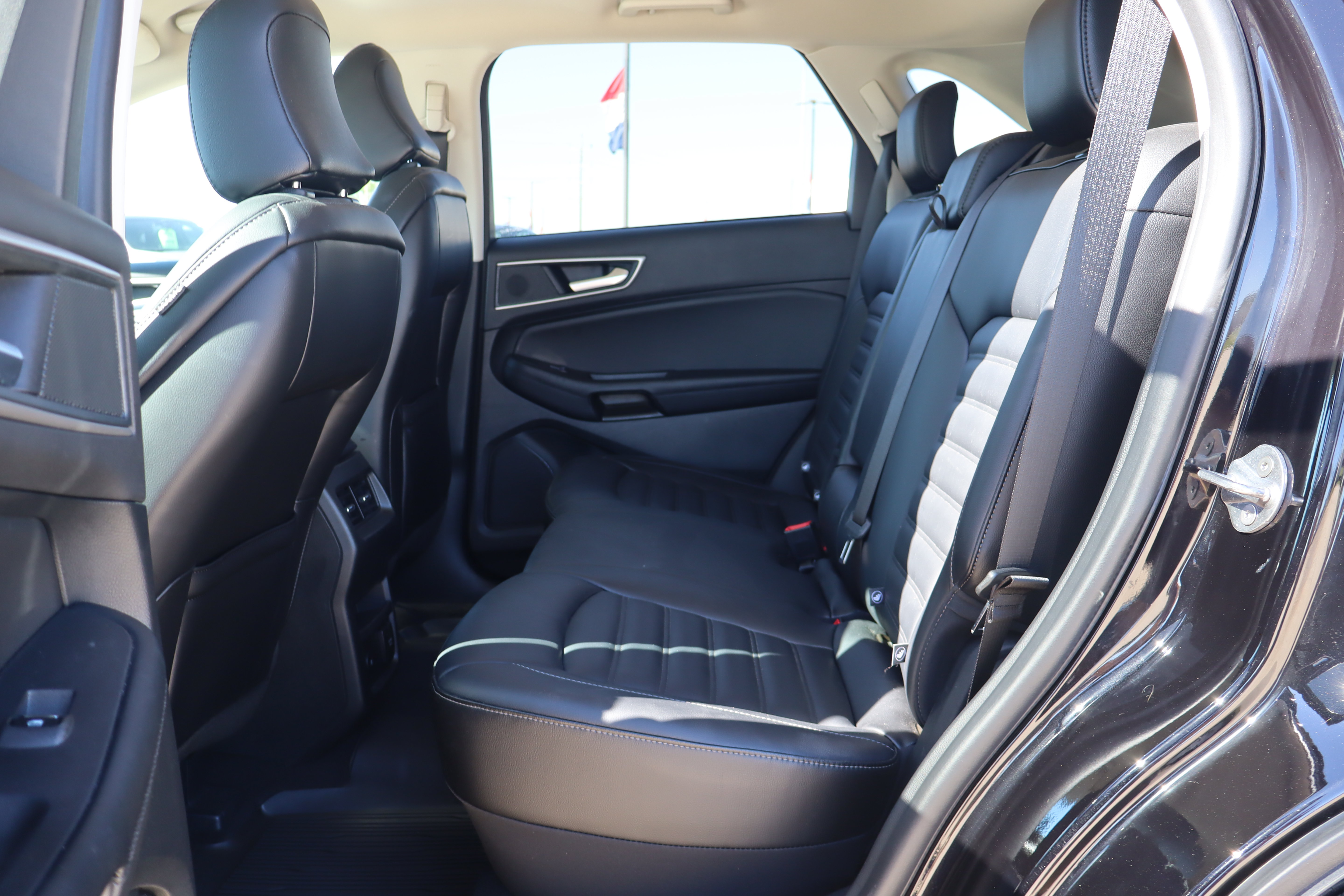 Used 2024 Ford Edge SEL w/ Convenience Package AWD/4WD image 11