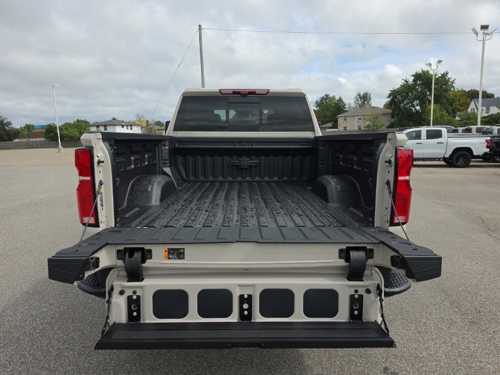 New 2026 Chevrolet Silverado 2500 ZR2 w/ Snow Plow Prep/Camper Package AWD/4WD image 9