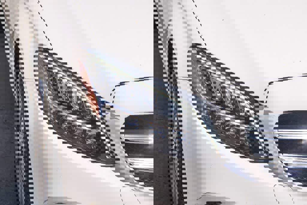 Used 2019 Mercedes-Benz C 300 Sedan image 4