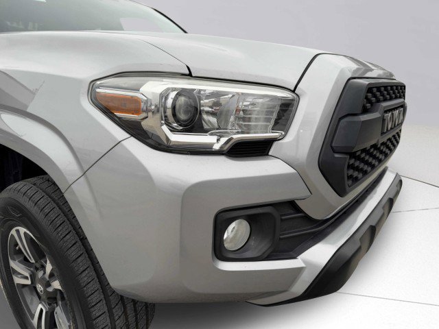 Used 2017 Toyota Tacoma SR5 image 11