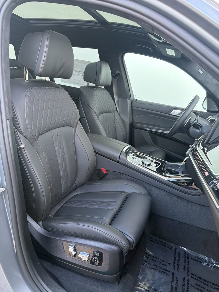 New 2026 BMW X7 M60i image 33