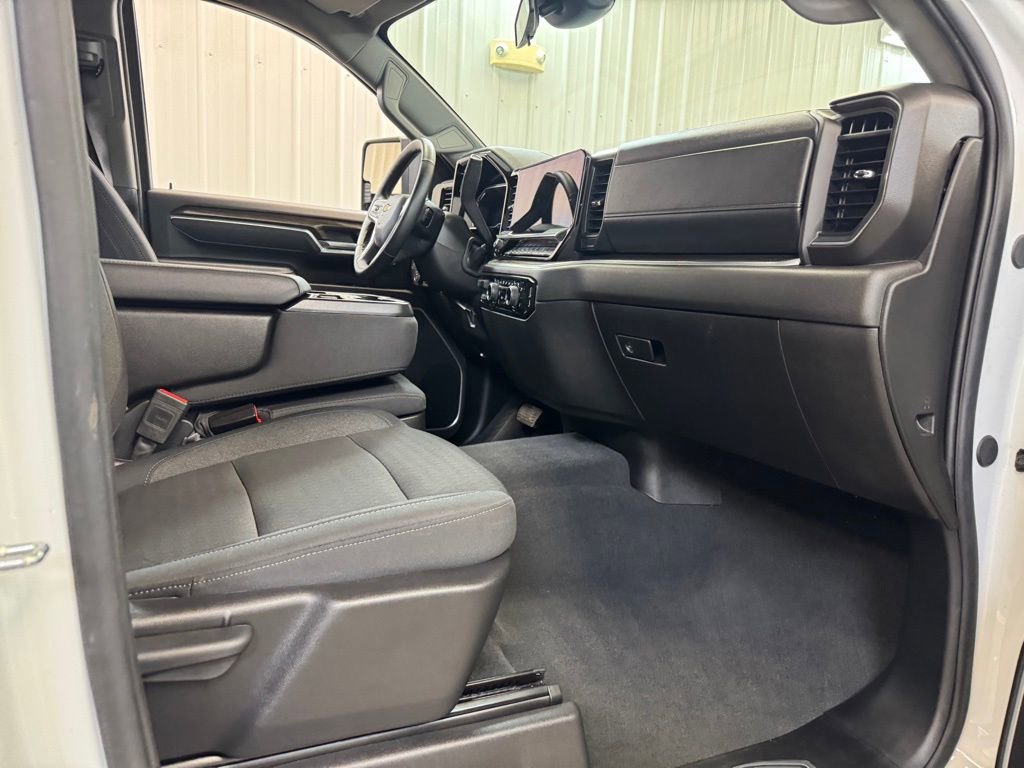 Used 2025 Chevrolet Silverado 2500 LT image 27