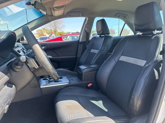 Used 2014 Toyota Camry SE image 14
