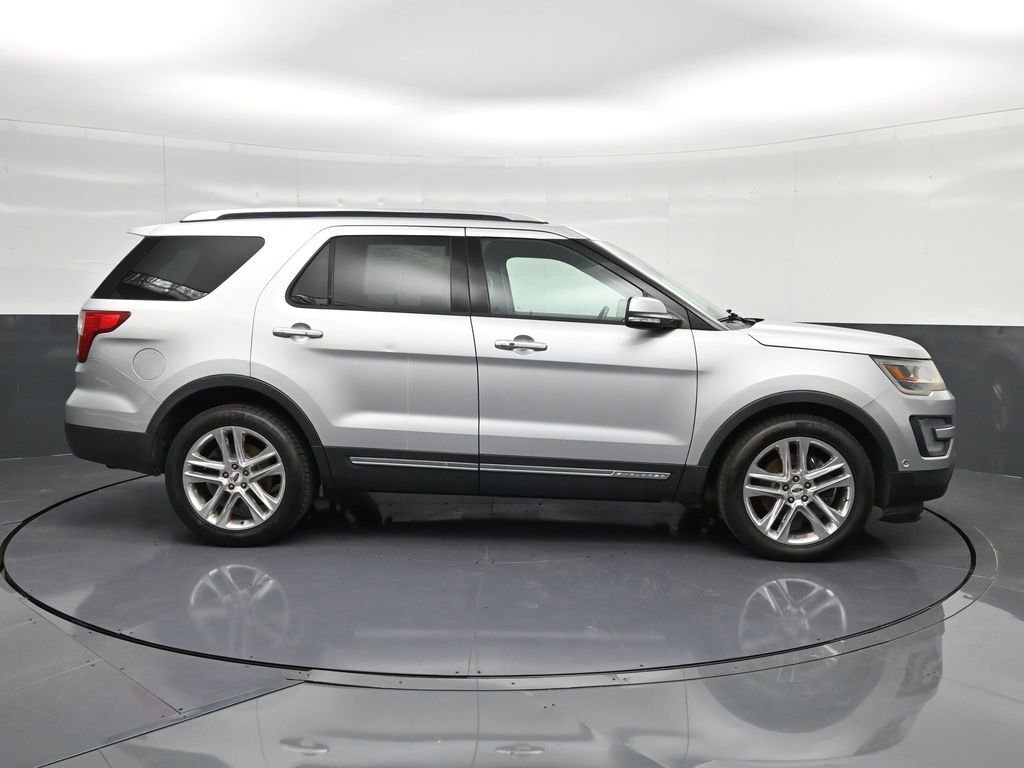 Used 2016 Ford Explorer Limited w/ Equipment Group 301A image 4