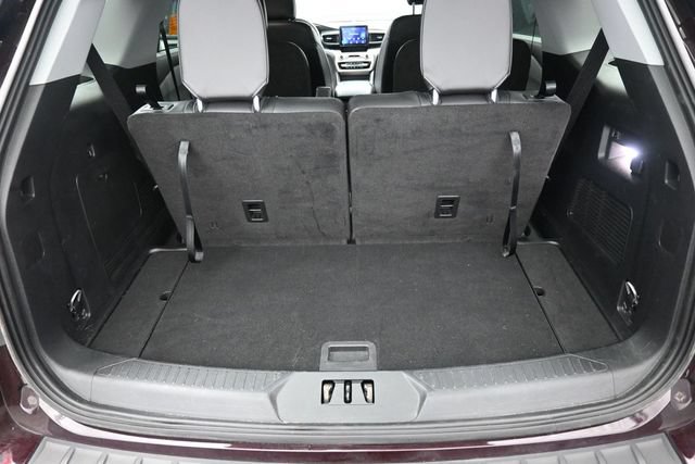 Used 2023 Ford Explorer XLT w/ Equipment Group 202A AWD/4WD image 34