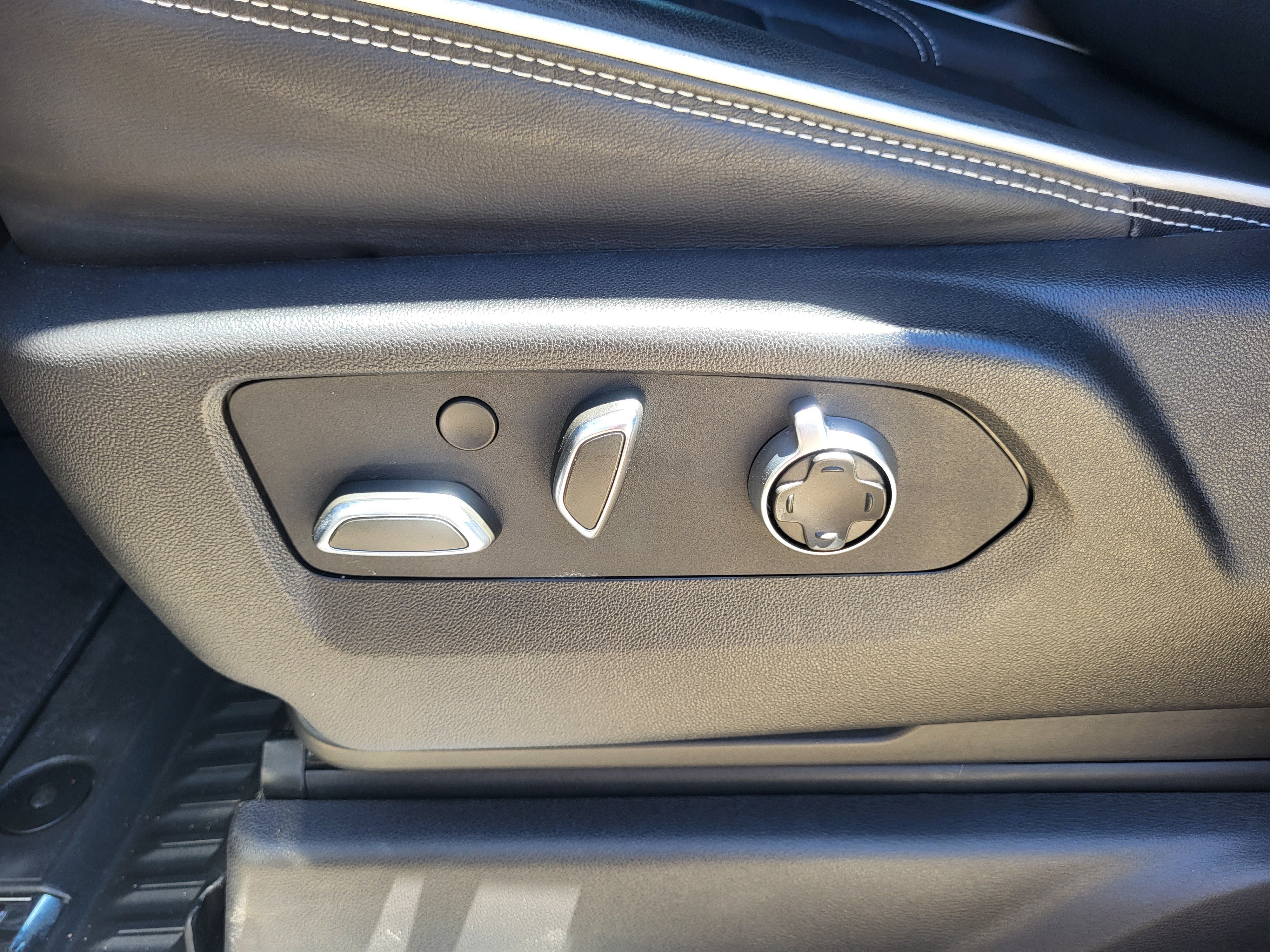 Used 2024 GMC Sierra 1500 AT4X AWD/4WD image 12