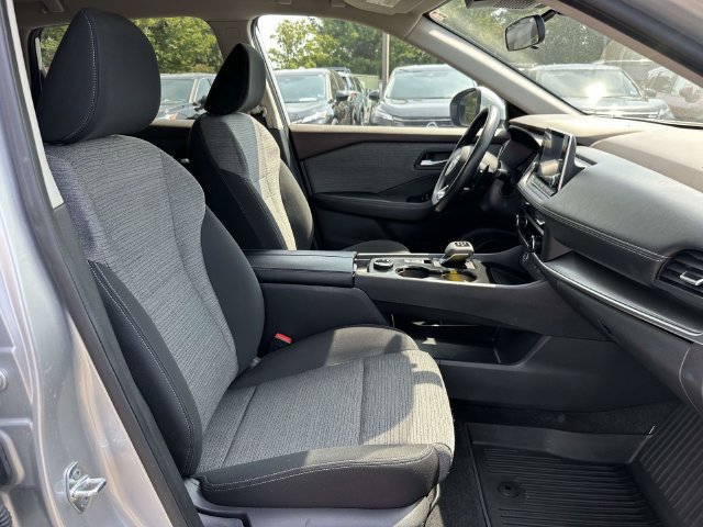 Used 2023 Nissan Rogue SV AWD/4WD image 11