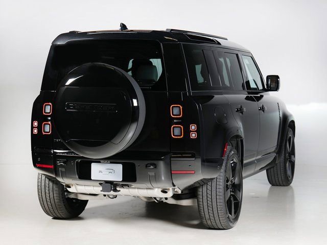 New 2026 Land Rover Defender 110 X-Dynamic SE AWD/4WD image 2