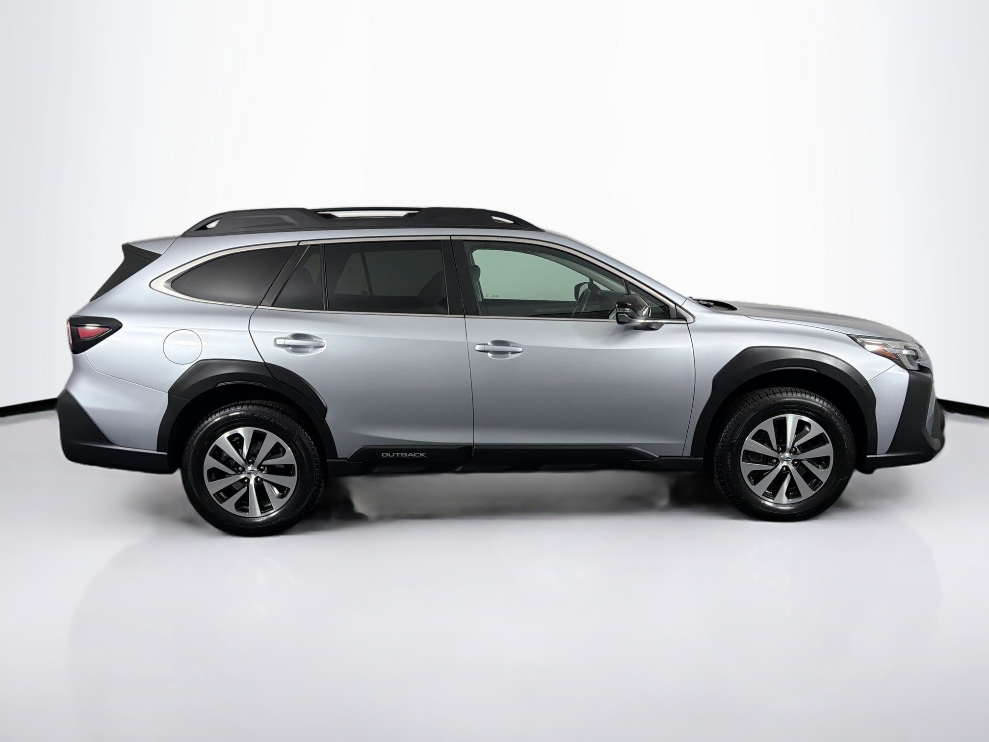 Used 2023 Subaru Outback Premium AWD/4WD image 16