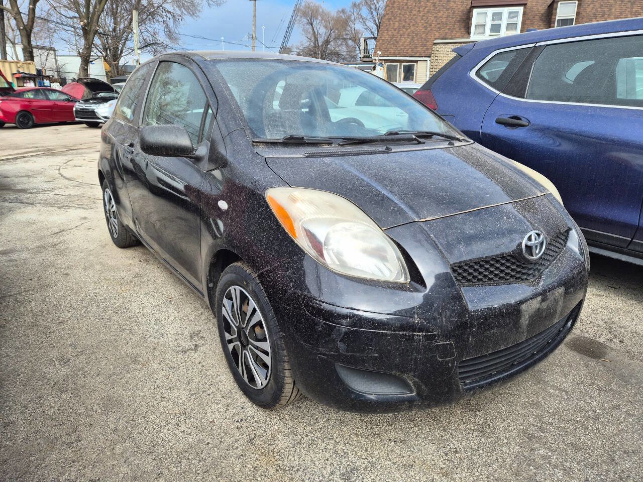 Used 2010 Toyota Yaris 2-Door Hatchback image 1