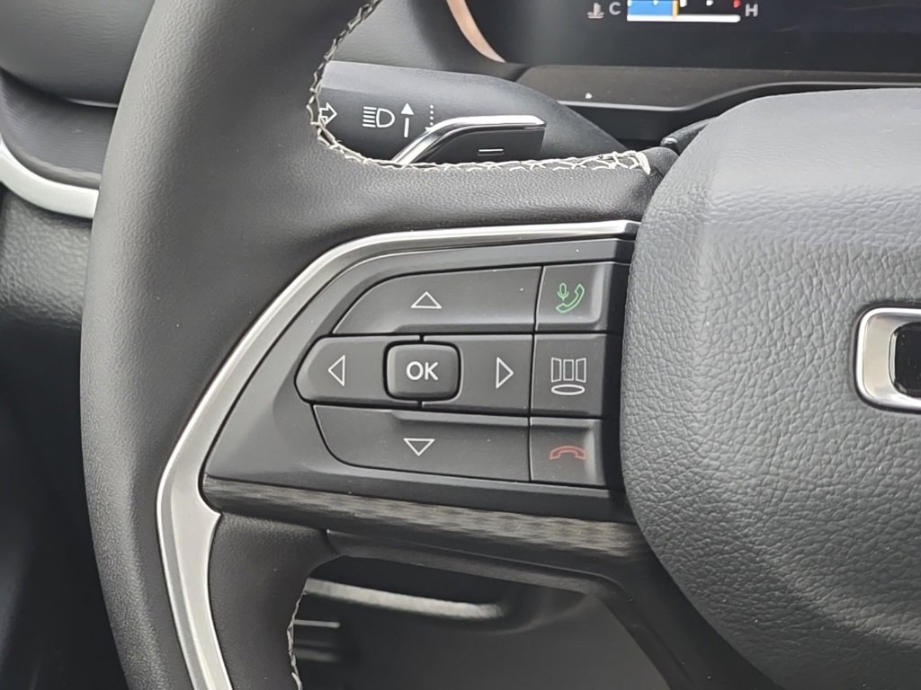 New 2025 Jeep Grand Cherokee L Altitude image 28