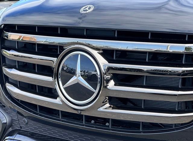 New 2026 Mercedes-Benz GLS 450 4MATIC image 5