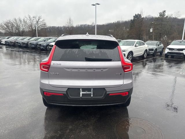 Used 2026 Volvo XC40 B5 Core w/ Climate Package image 4