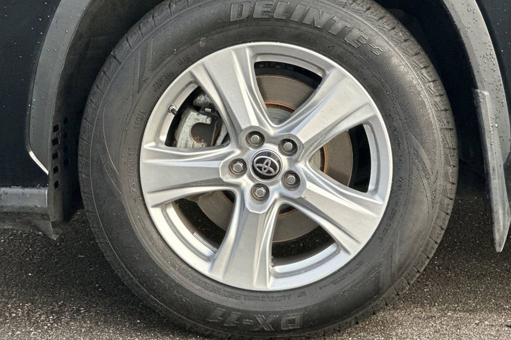 Used 2022 Toyota Highlander LE image 28