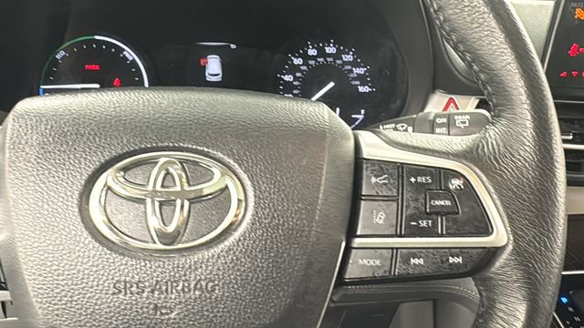 Used 2024 Toyota Sienna XLE image 25