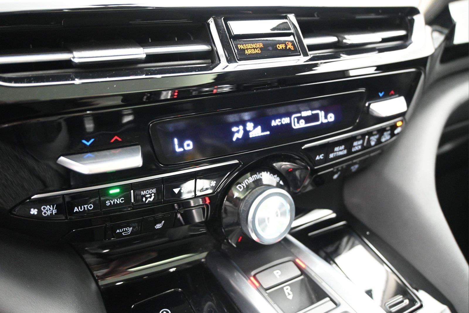 Certified 2024 Acura MDX w/ Technology Package AWD/4WD image 5