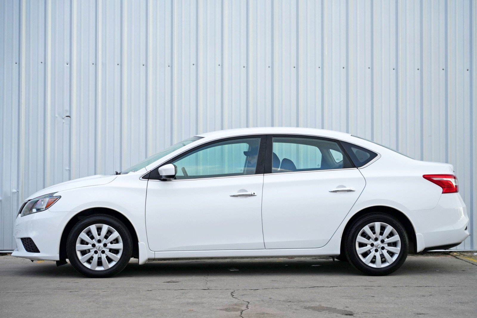 Used 2018 Nissan Sentra S image 8