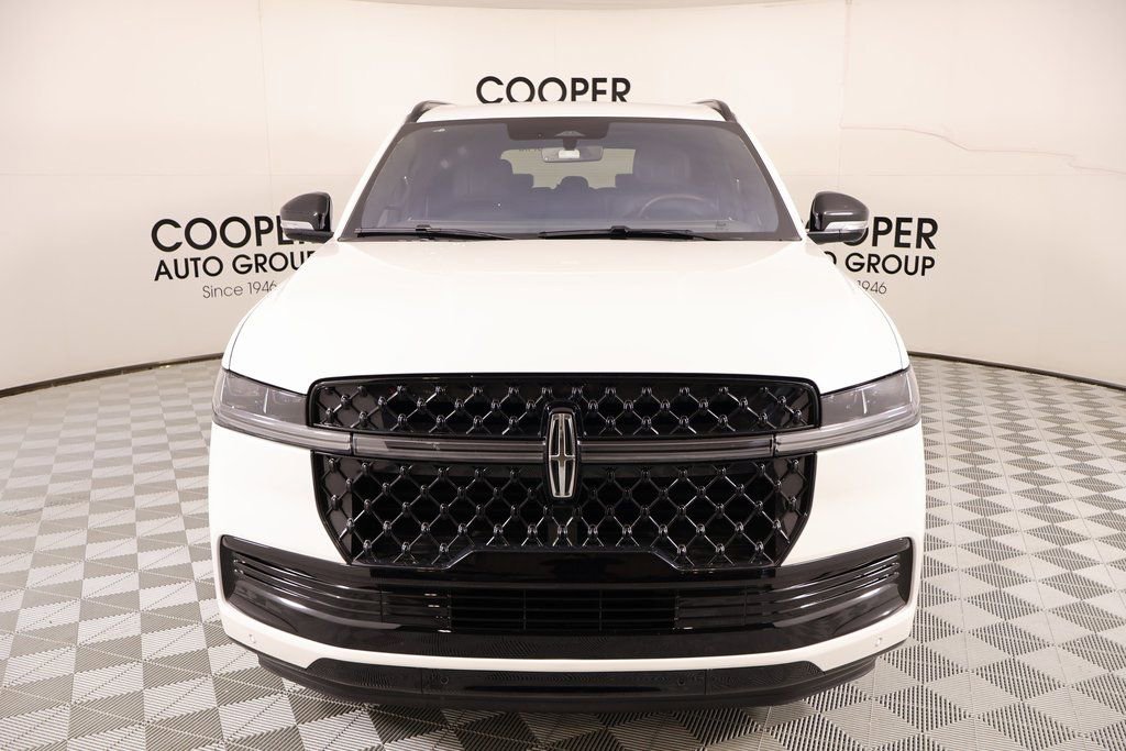 New 2025 Lincoln Navigator Reserve w/ Jet Appearance Package image 11