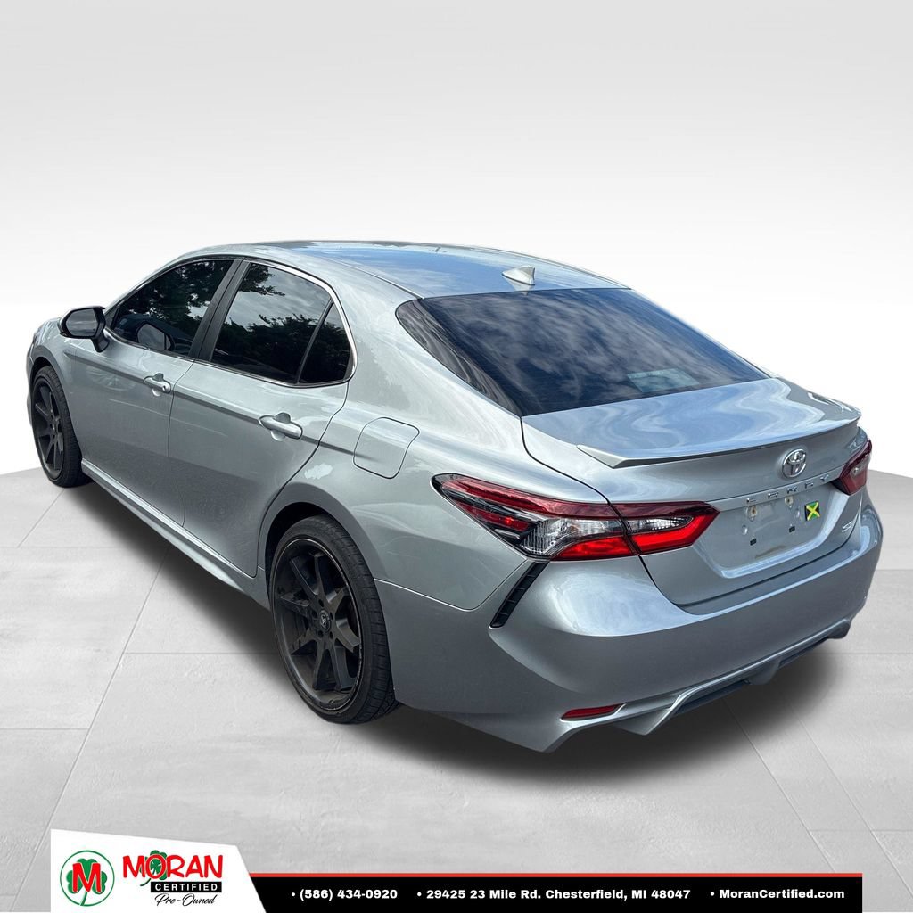 Used 2023 Toyota Camry SE FWD image 4