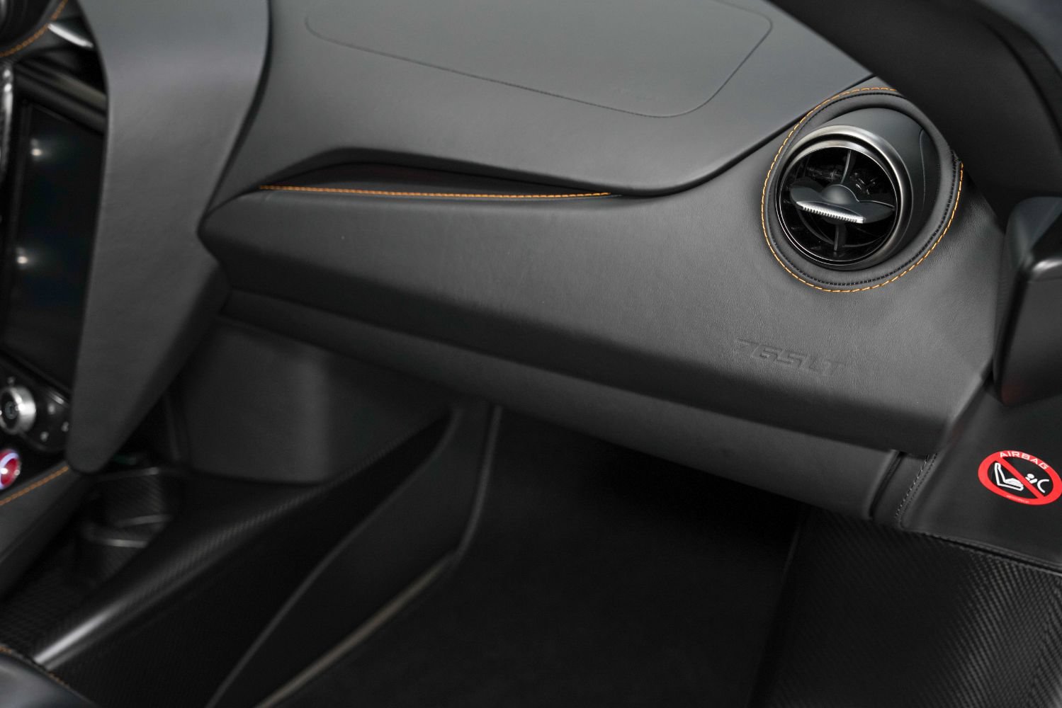 Used 2022 McLaren 765LT RWD image 37