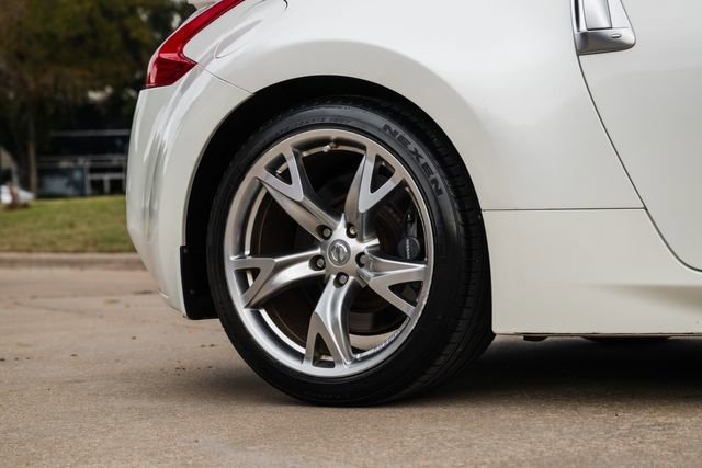 Used 2011 Nissan 370Z Touring w/ Sport Pkg image 39