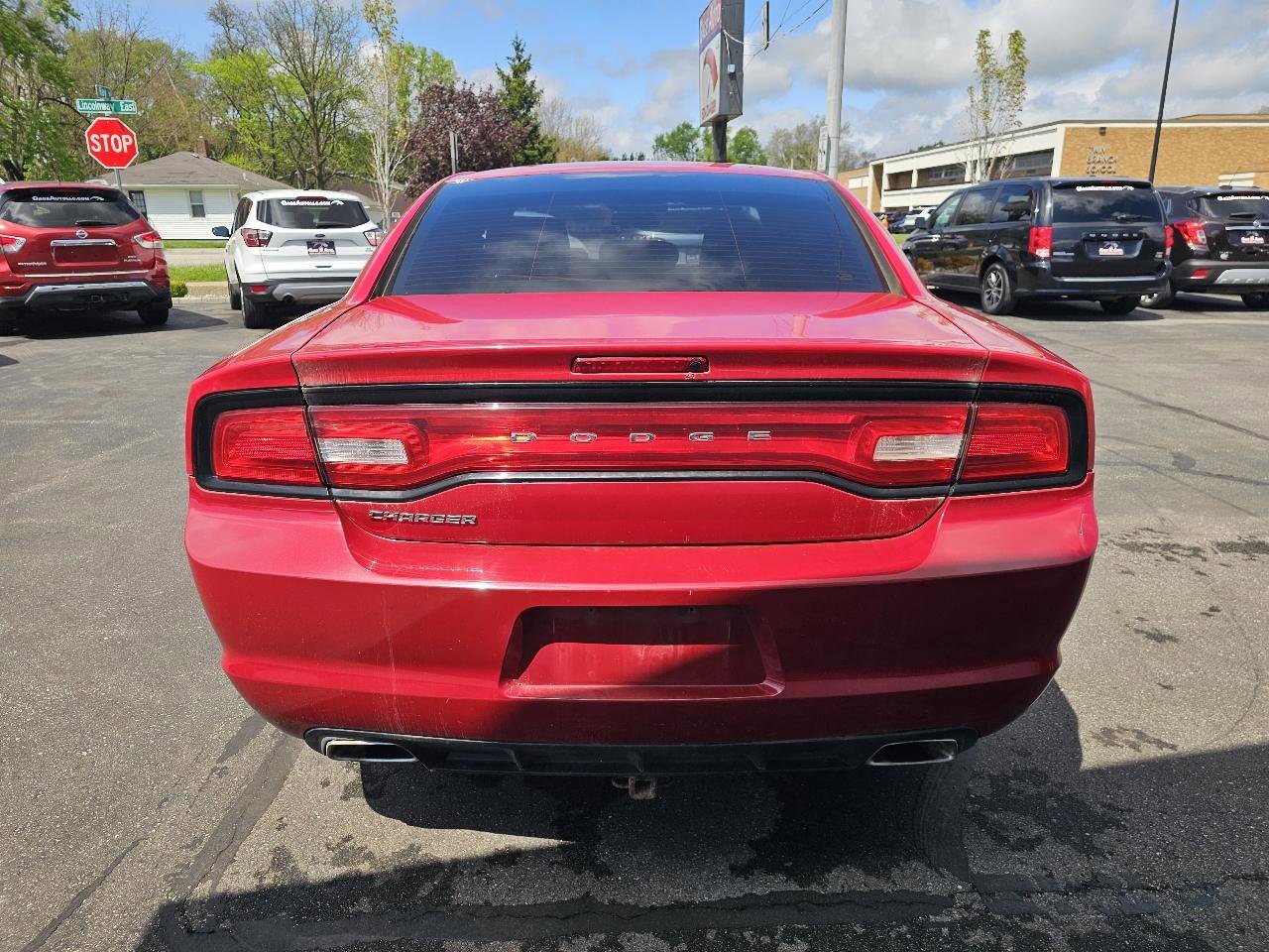 Used 2011 Dodge Charger SE RWD image 10
